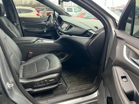 Used 2023 Buick Enclave Avenir w/ Avenir Technology Package image 10