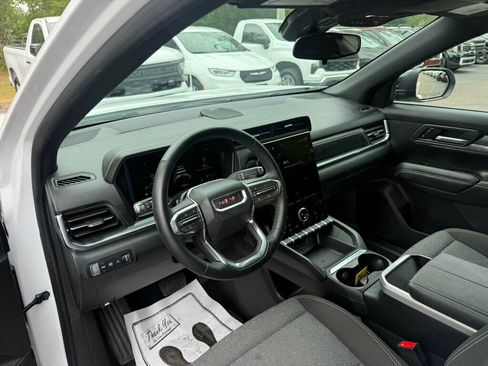 Used 2026 GMC Terrain Elevation FWD image 3