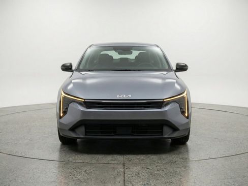 Used 2025 Kia K4 FWD image 2