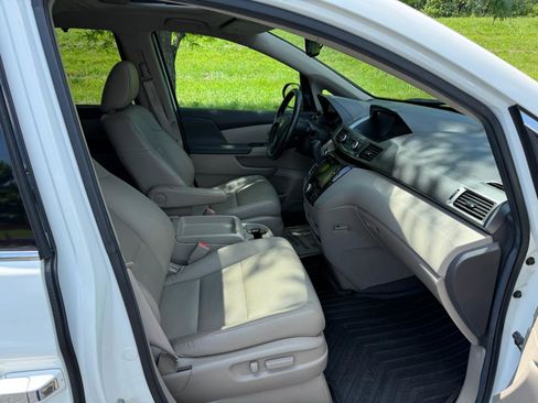 Used 2014 Honda Odyssey Touring Elite image 28