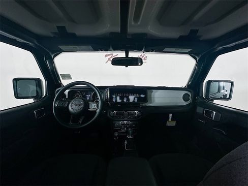 New 2025 Jeep Gladiator Sport image 9