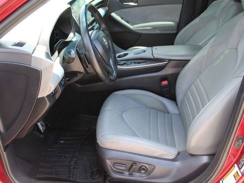 Used 2019 Toyota Avalon XSE FWD image 10
