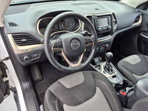 Used 2015 Jeep Cherokee Sport w/ Sport Appearance Group FWD image 9