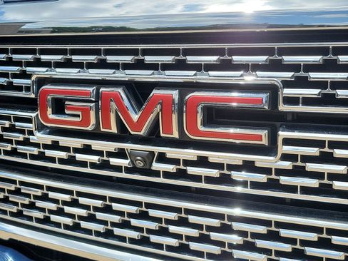 Certified 2021 GMC Sierra 2500 Denali w/ Denali Ultimate Package AWD/4WD image 32