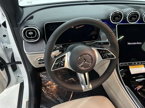Used 2026 Mercedes-Benz GLC 300 image 10