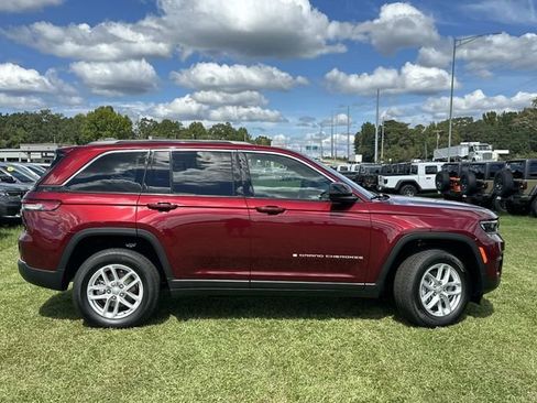 New 2025 Jeep Grand Cherokee Laredo X w/ Luxury Tech Group I image 6