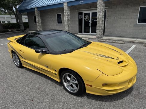 Used 2002 Pontiac Firebird Formula RWD image 10