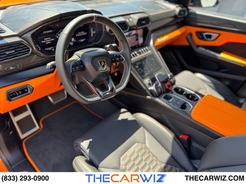 Used 2022 Lamborghini Urus image 21