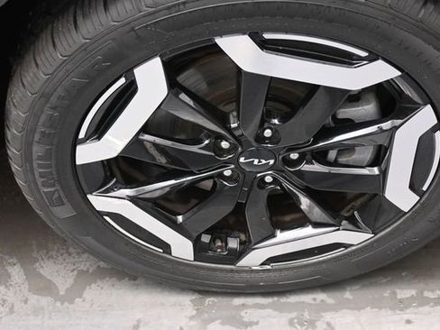 Used 2025 Kia Telluride S FWD image 32