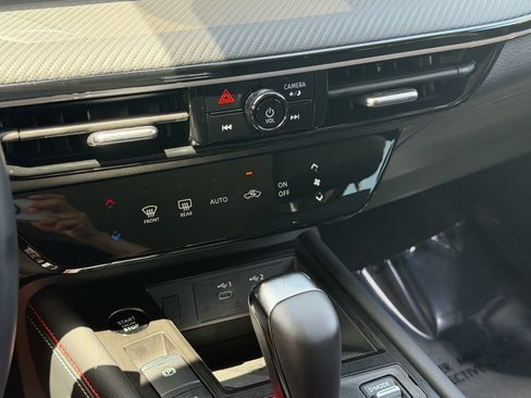 Certified 2025 Nissan Kicks SR FWD image 25