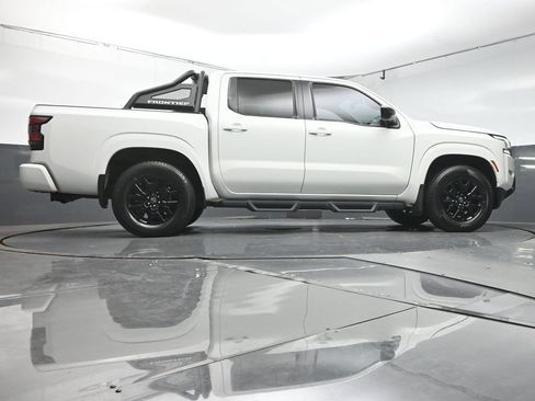 Used 2023 Nissan Frontier SV w/ Midnight Edition Package RWD image 35