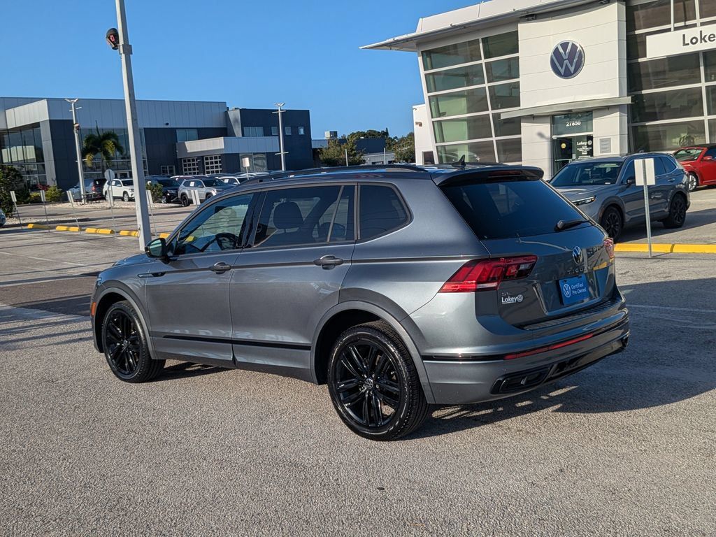 Certified 2022 Volkswagen Tiguan SE R-Line FWD image 4