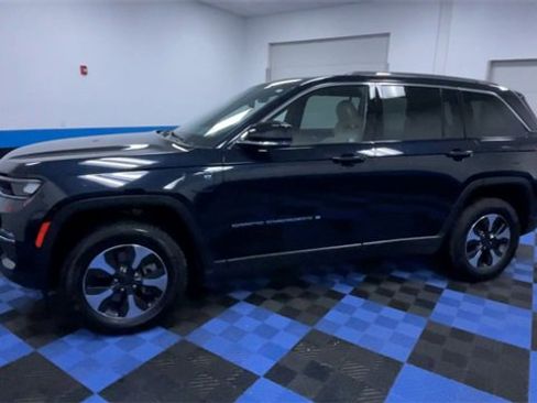 Used 2022 Jeep Grand Cherokee Limited 4xe w/ Luxury Tech Group II image 5