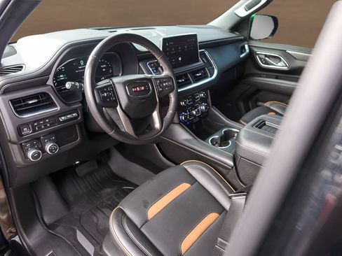 Used 2023 GMC Yukon XL AT4 w/ AT4 Premium Package AWD/4WD image 10