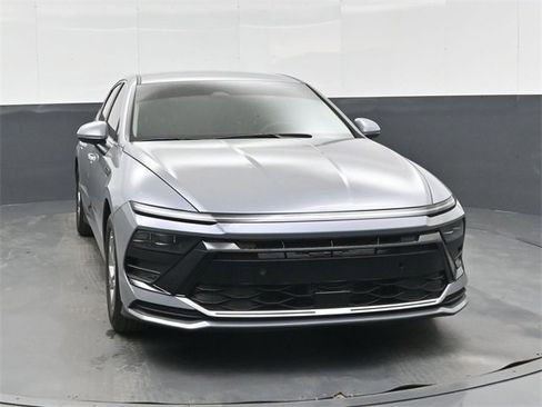 Used 2025 Hyundai Sonata SE image 9