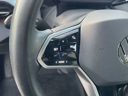 Used 2024 Volkswagen ID.4 Standard image 17