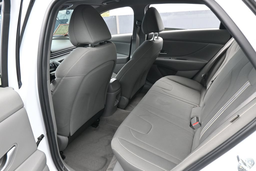 Used 2024 Hyundai Elantra SEL FWD image 36