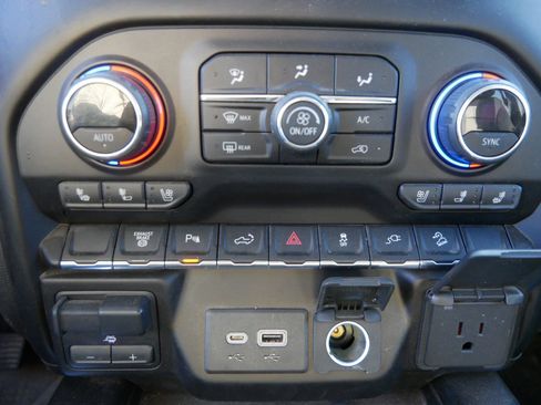 Used 2021 Chevrolet Silverado 3500 LTZ w/ LTZ Plus Package image 28