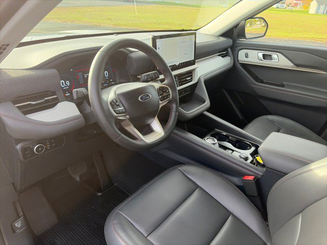 Used 2026 Ford Explorer Active AWD/4WD image 11