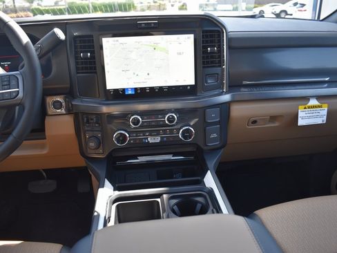 Used 2025 Ford F450 Lariat w/ FX4 Off-Road Package image 22