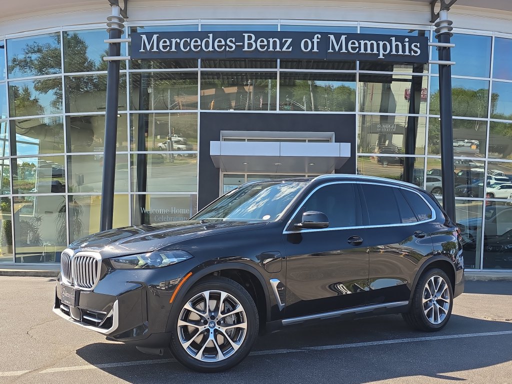 Used 2024 BMW X5 xDrive50e w/ Parking Assistance Package AWD/4WD image 1