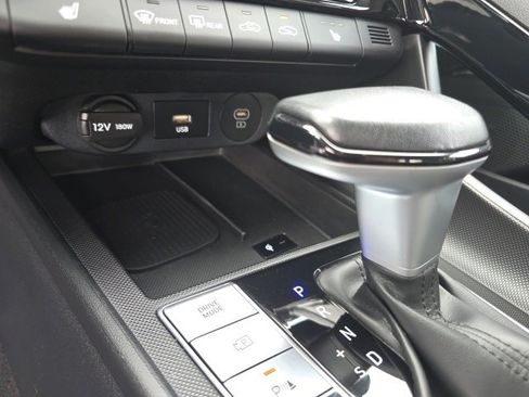 Used 2024 Hyundai Elantra Limited image 20