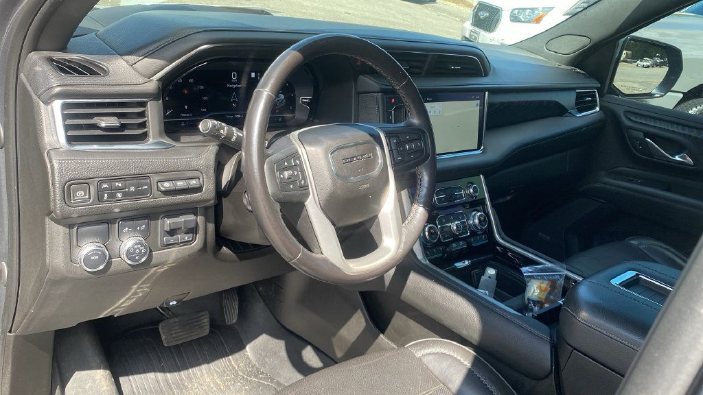 Used 2022 GMC Yukon XL Denali w/ Advanced Technology Package RWD image 15
