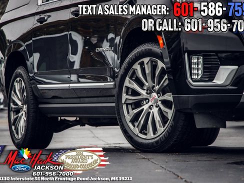 Used 2021 GMC Yukon XL Denali w/ Denali Premium Package image 2
