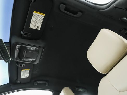 Used 2023 Cadillac CT4 Luxury image 39