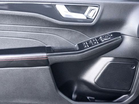 Used 2025 Ford Escape ST-Line image 10