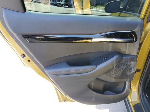 Certified 2024 Kia Seltos SX w/ SX Sunroof Package image 13