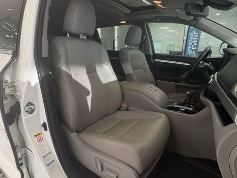 Used 2018 Toyota Highlander XLE w/ Protection Package #3 AWD/4WD image 23