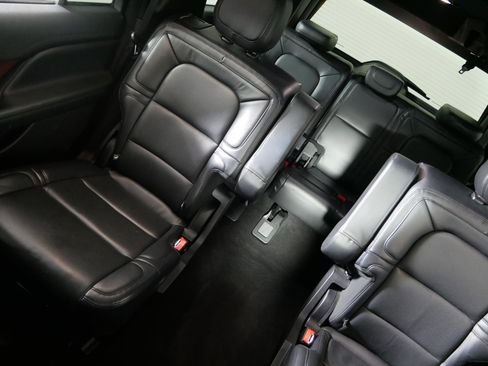 Used 2020 Lincoln Navigator Reserve w/ Equipment Group 208A Reserve image 12