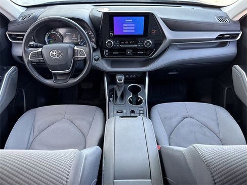 Used 2023 Toyota Highlander LE image 11