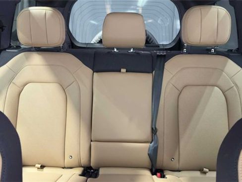 Used 2025 Land Rover Defender 110 V8 image 25