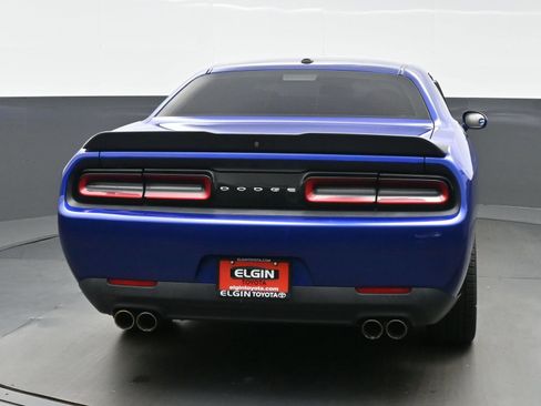Used 2018 Dodge Challenger SXT w/ Blacktop Package RWD image 5
