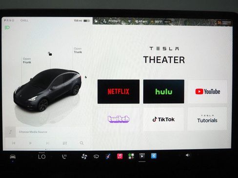 Used 2025 Tesla Model Y Long Range AWD/4WD image 37