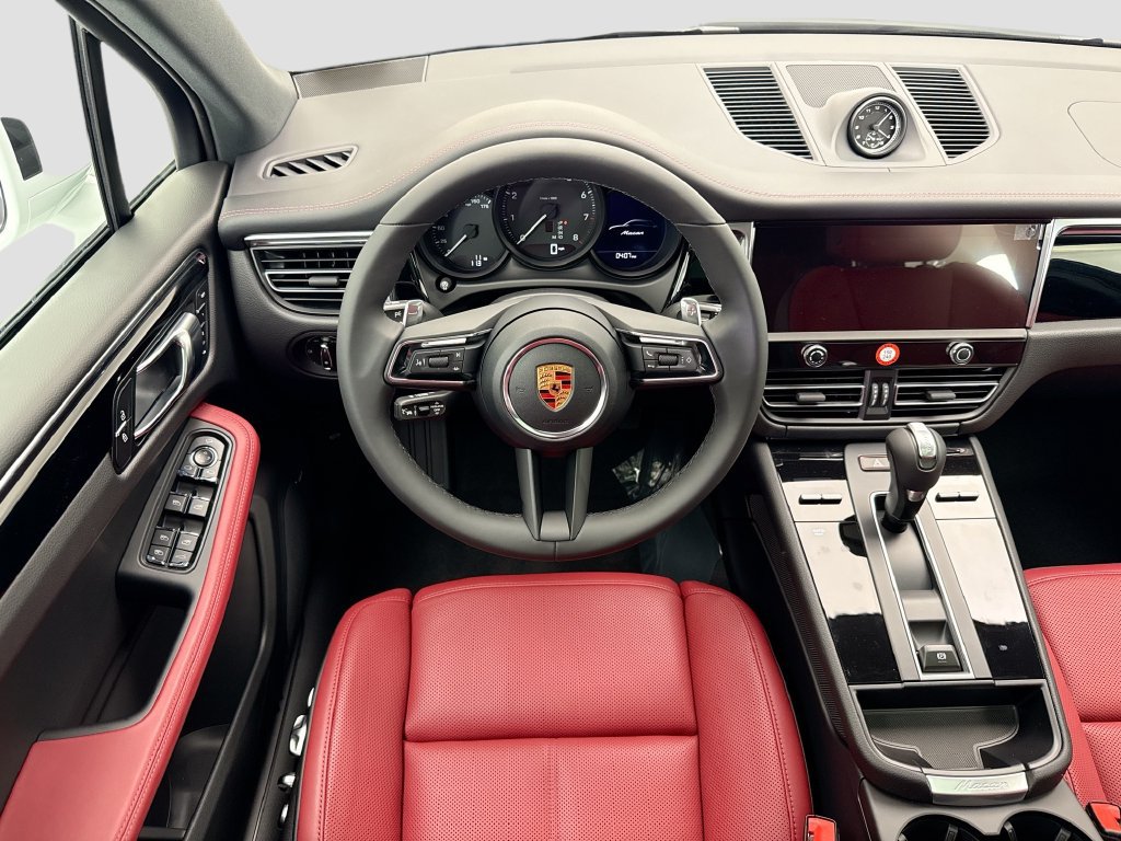 Used 2026 Porsche Macan AWD/4WD image 13