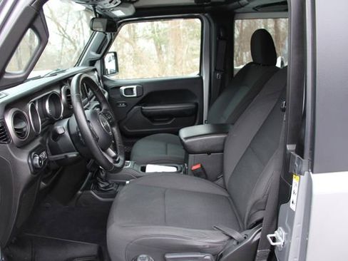 Used 2019 Jeep Wrangler Sport S image 14