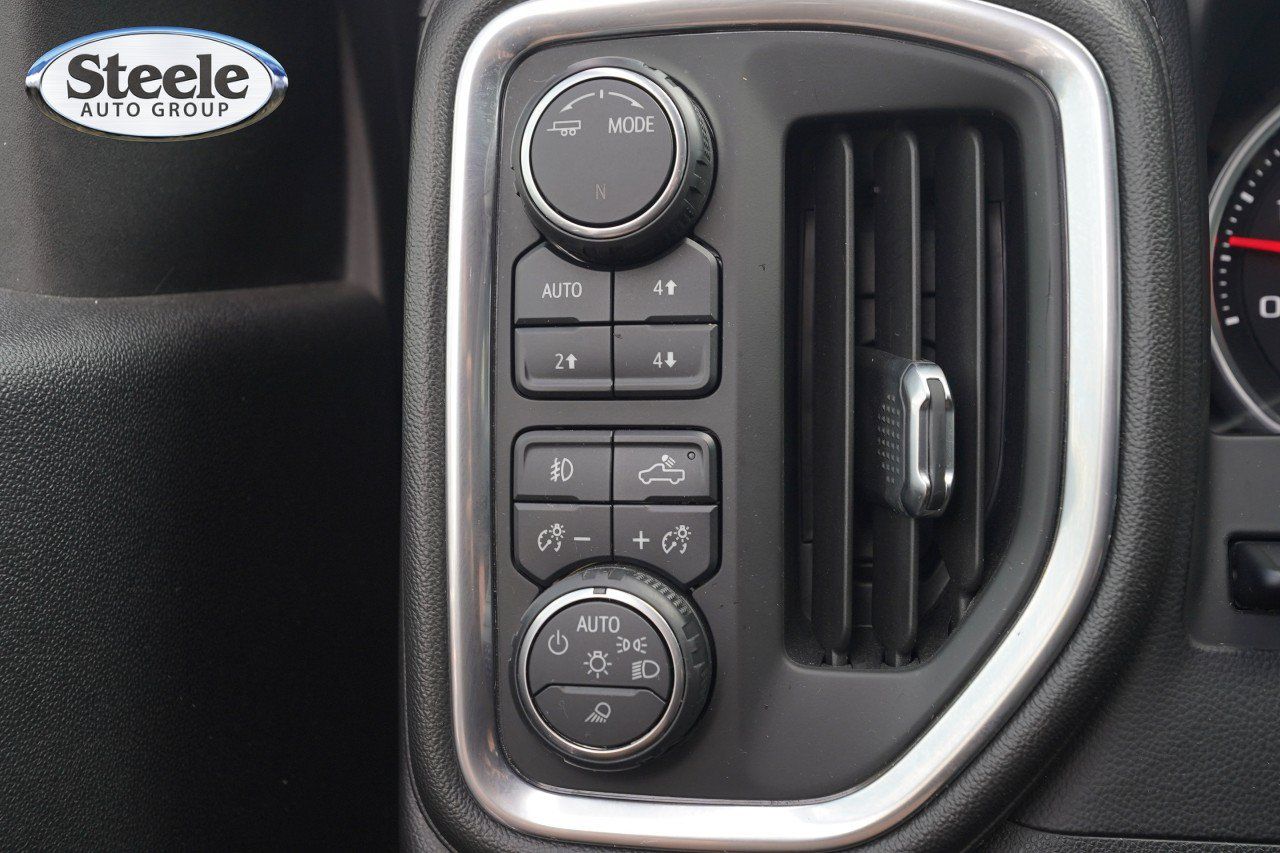 Used 2020 Chevrolet Silverado 3500 High Country w/ Technology Package AWD/4WD image 16