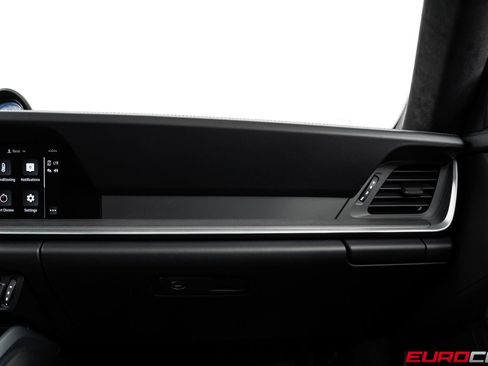 Used 2025 Porsche 911 Turbo AWD/4WD image 33