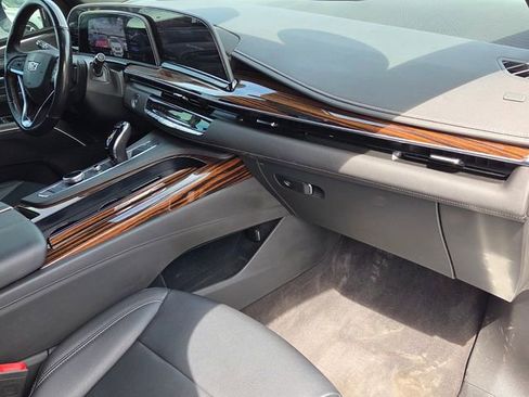 Used 2022 Cadillac Escalade ESV Luxury image 16