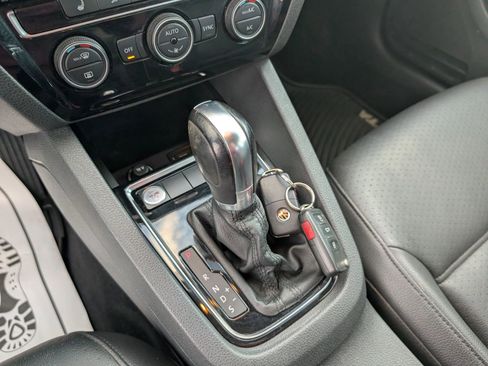 Used 2017 Volkswagen Jetta SEL image 17