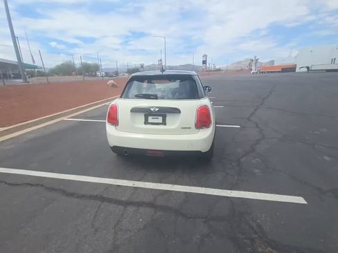 Used 2018 MINI Cooper 4-Door Hardtop FWD image 3