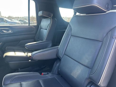 Used 2023 Chevrolet Suburban Premier image 11