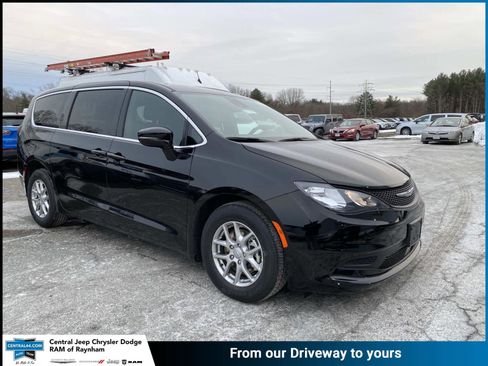 New 2026 Chrysler Voyager LX image 1