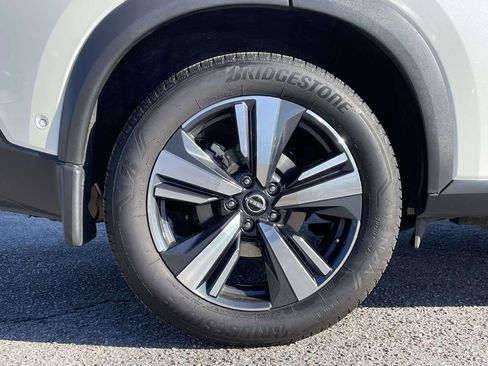 Used 2023 Nissan Rogue SL w/ SL Premium Package image 8