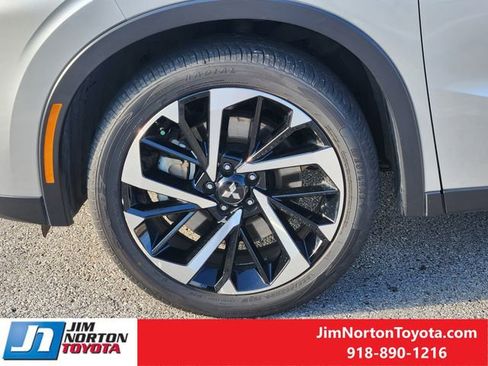 Used 2024 Mitsubishi Outlander SE image 13