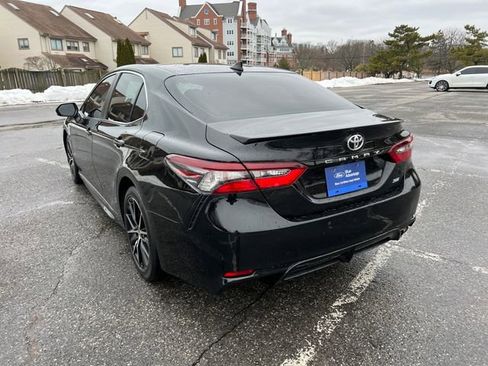 Used 2021 Toyota Camry SE image 8