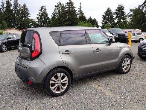 Used 2015 Kia Soul + FWD image 4